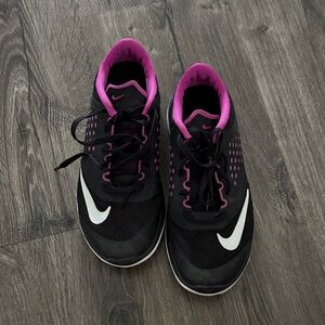 Nike fitsole tennis shoes